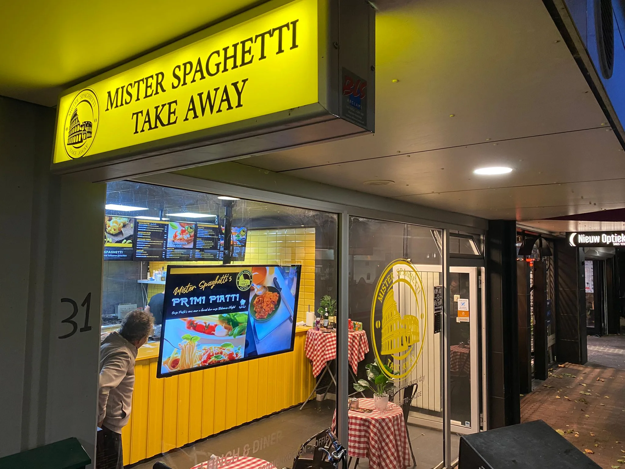 Mister Spaghetti branding en signing door Custom Operations